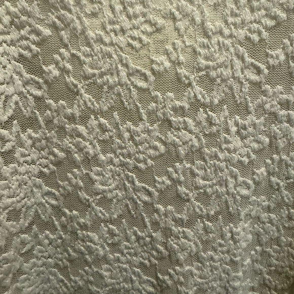 Guess - Ivory White Top - Size Medium - Picture 2 of 6